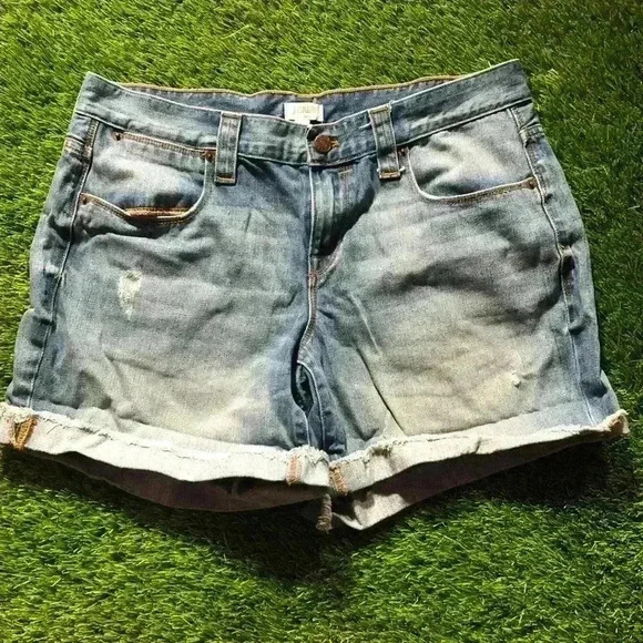 J Crew Women's Bermuda Jean Shorts 7" Medium Wash Blue Denim Size 30 - Picture 1 of 3